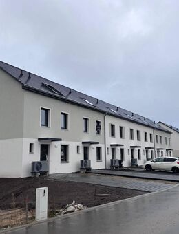 Fertig erstelltes Neubau Reihenhaus in Pirna-Mockethal, sofort bezugsfertig, Festpreis - Pirna