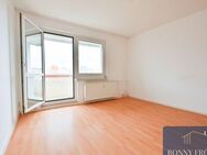 auf Wunsch inkl. Einbauküche, sonnige 2-Raum-Wohnung Dachgeschoss + Balkon + Küche mit Fenster - Chemnitz
