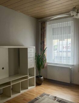 Mehrfamilienhaus mit zwei bezugsfreien Wohnungen - Netzschkau