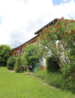 Wohnen auf einer Ebene mit Weitblick: Gepflegter Bungalow mit Einliegerwohnung, sonnigem Garten und Panorama in Toplage von Blumberg! - Blumberg