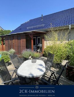 Das kleine Schloß mit 5 Zimmern, 2 Bäder, Swimmingpool, Teich, Carport, 620 m² gepflegter Garten! - Baruth (Mark)