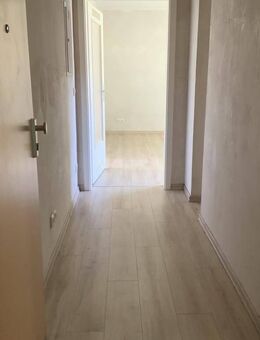 Helle 2-Zimmer Wohnung Direkt einziehen - modernes Bad in Duisburg Huckingen - Duisburg