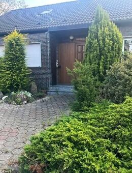 EFH im Bungalow Stil mit wohnlich ausgebautem Dachgeschoss und Garage "Nähe Waldborn" - Duisburg