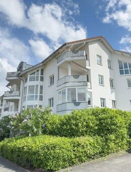 Frisch renoviert - 2-Zimmer-Erdgeschosswohnung mit neuer EBK, Stellplatz und Terrasse - Coburg