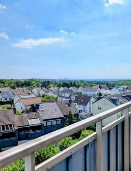 2-3 Zimmer über den Dächern von Kelkheim - TRAUMBLICKE von zwei Balkonen inklusive! - Kelkheim (Taunus)