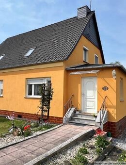 ** RESERVIERT ** Großzügiges Einfamilienhaus mit zwei Garagen in Niederjahna ** RESERVIERT ** - Käbschütztal
