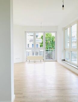 Frisch modernisierte Singlewohnung mit zwei Balkonen - Berlin