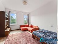 Nähe der Innenstadt & freiwerdend! Großzügige 2 Zimmer-Wohnung mit Balkon in denkmalgeschütztem Haus - Fürth