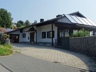 Gepflegtes 1-2 Familienhaus mit schönem Garten und unverbaubarer Aussicht - Grafenau (Bayern)