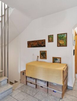 Großzügiges Einfamilienhaus mit Einliegerwohnung in ruhiger Sackgassenlage von Dortmund - Dortmund