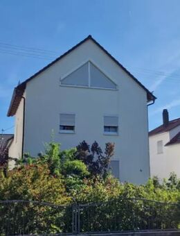 Ohne Provision und ab sofort frei! Freistehendes 2-FH mit 5,5-Zi.-Maisonette plus 3 Zi.-WE im EG - Dreieich