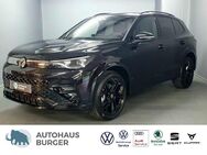 VW Tiguan, 2.0 l TDI R-Line, Jahr 2022 - Blaubeuren