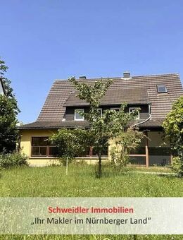 Traumgrundstück am Wiesengrund: Großzügiges Familienhaus mit großem Traumgarten in Rückersdorf - Rückersdorf (Bayern)