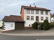 Ehemaliges Bauernhaus mit Stall und Scheunen auf großem Grundstück - Eulenbis