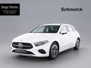 Mercedes A 200, PROGRESSIVE MBUX SPUR, Jahr 2023 - Emmendingen