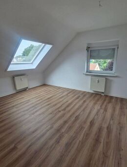 Gemütliche Dachgeschosswohnung im Grünen - Bergen (Sachsen)