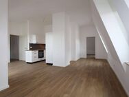 **Helle 4 Zimmer im Dachgeschoss * offene Küche mit EBK * 2 Bäder * Loggia** - Leipzig