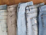 Verschiedene Jeanshosen Men - Pfullingen