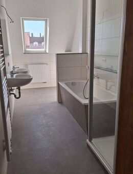 4 RW mit EBK, Bad mit Wanne und Dusche, Loggia, 2 Kammern im DG - Görlitz