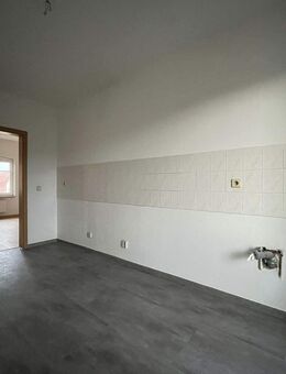 Gemütliche 1-Raumwohnung mit Balkon und Einbauküche - Pegau