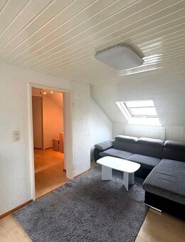 ''Kompakte und möblierte 2,5-Zimmer-Dachgeschosswohnung im herzen von Altbach'' - Altbach