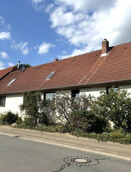 Ein Zuhause mit Geschichte und Zukunft: Großzügiges Mehrfamilienhaus in ruhiger Lage von Lehre - Lehre