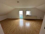 Marko Winter Immobilien - Hochhausen: schöne 2-Zimmer-Wohnung im Dachgeschoss mit Balkon - Haßmersheim