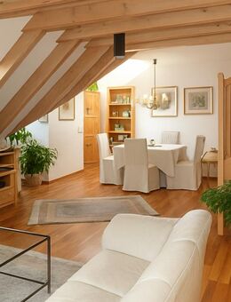 Citynahe Dachgeschosswohnung mit Galerie, Loggien & Stellplätzen - Landsberg (Lech)