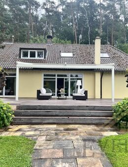 Wunderschönes Luxus-Anwesen mit Villa und Nebengebäuden auf ca. 24.070 m² großem Grundstück - Lauf (Pegnitz)