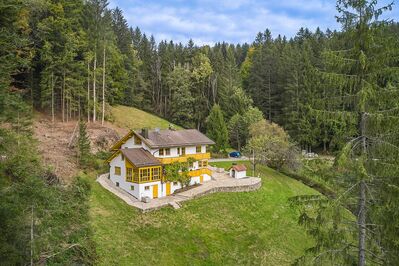 Traumhaftes Landhaus mit Ferienwohnung in Alleinlage - Ihr Rückzugsort in Viechtach!