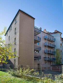 Großzügige 2 Zimmer Wohnung in St. Johannis mit großem Balkon-komplett saniert! - Nürnberg