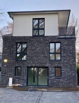 Junge 4-Zimmer-Maisonettewohnung im Erdgeschoss/Souterrain mit zusätzlichem Hobbyraum - Hamburg