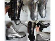 Gr. 38, schicke Boots / Stiefeletten, silber mit NIETEN ( Sergio Todzi ) - Bruchköbel