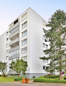 Wohnen mit Aussicht: 3-Zimmer-Wohnung mit Glasveranda & Garagen-Stellplatz ab sofort frei - Pforzheim