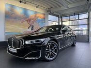 BMW 740, d xDr EXKLUSIV LASER KOMF SOFT BELÜF, Jahr 2019 - Strausberg