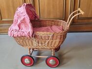 Original Korb-Puppenwagen von 1966. - Reutlingen