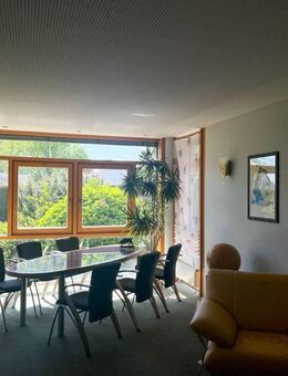 Attraktives Wohn- und Bürohaus bei Hof - Oberkotzau