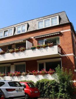 Preisoptimiert! Dachgeschosswohnung und separates Souterrain-Studio - Lübeck