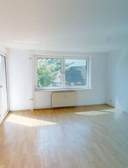 **Große 3-Zimmer-Wohnung mit BALKON und BADEWANNE** - Rendsburg
