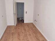 Ihr neues Zuhause in Wöllstein: Renovierte 3-ZKB-Dachgeschosswohnung mit Balkon - Wöllstein