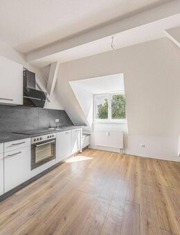 Außen Gründerzeit & Innen Neubau I neue Einbauküche I modernes Bad mit Dusche - Leipzig