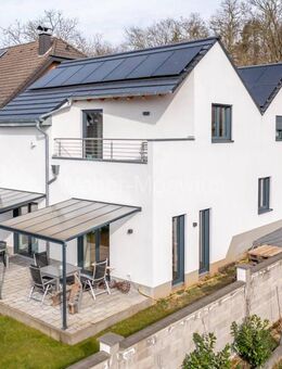 Energieeffizientes 2-Familienhaus Baujahr 2023 (KfW 55, PVA mit Speicher, Wallbox, Garage, Carport) - Bedburg