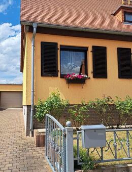 APOLDA - Liebevoll saniertes Einfamilienhaus in bevorzugter Wohnlage mit Garten + Terrasse + Garage - Apolda