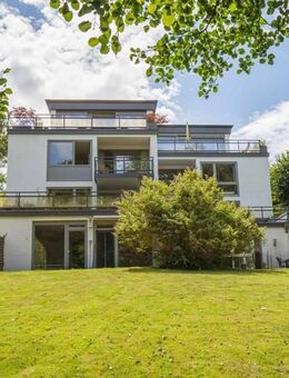 Sonnendurchflutete Maisonette-Wohnung mit Panoramablick ins Alstertal im beliebten Klein Borstel - Hamburg