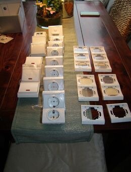 Schalter und Steckdosen unter Putz mit Rahmen weiß - Ganderkesee