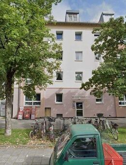 Praktische 2,5-Zimmer-Wohnung mit Loggia - München