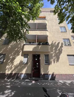 Kleine gemütliche Wohnung mt Balkon als Rendite Objekt - Berlin
