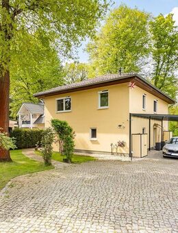 Großzügige Stadtvilla auf traumhaftem Grundstück & top Anbindung - Michendorf