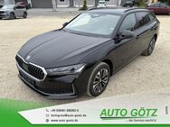 Skoda Superb, Combi Selection Hybrid Vorb VZE Digi BlindSpot vo hi LichtAssist SpurAssist Connect 4xEFH Armlehne Metallic, Jahr 2022 - Beilngries