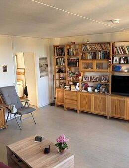 Helle Etagenwohnung mit Loggia in Göttingen - Göttingen